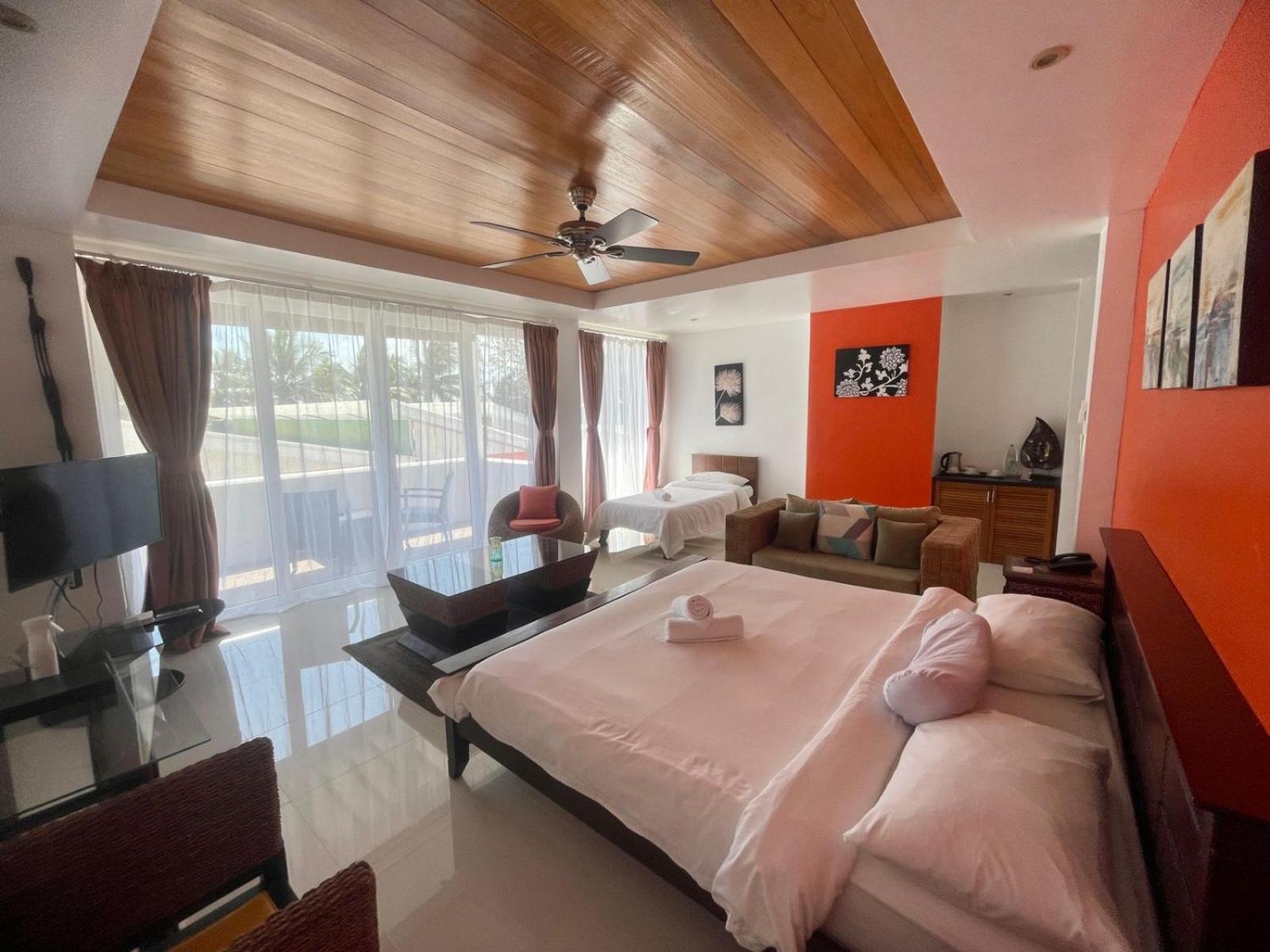 Calypso Beach And Dive Resort Manoc-Manoc Экстерьер фото