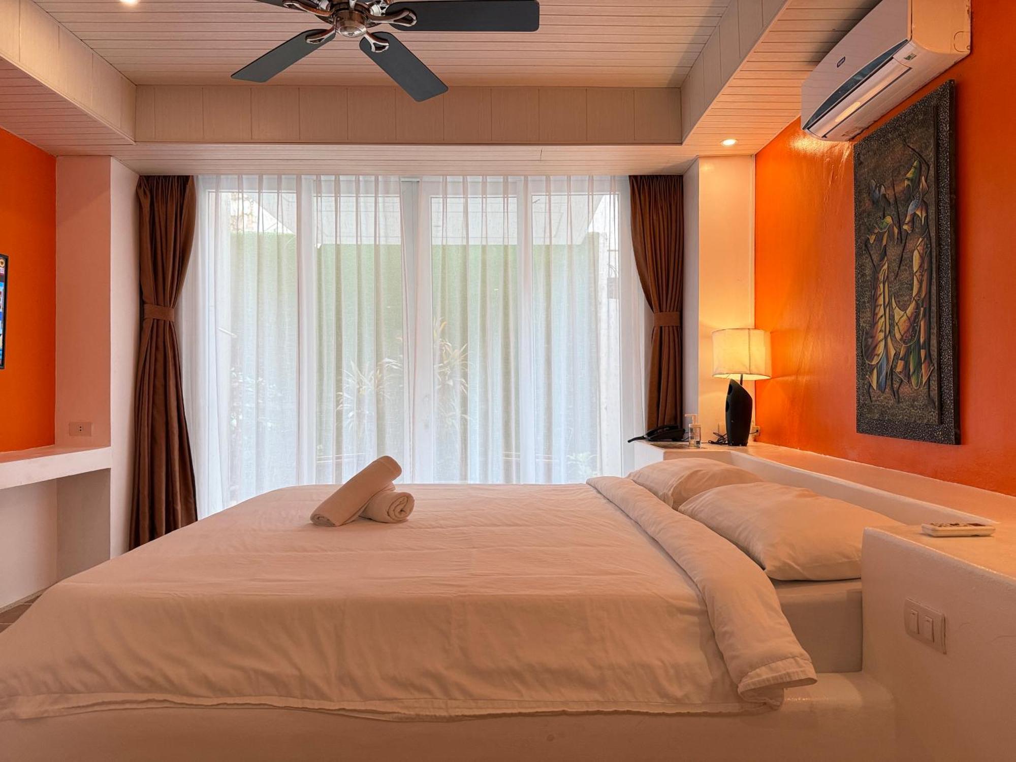 Calypso Beach And Dive Resort Manoc-Manoc Экстерьер фото