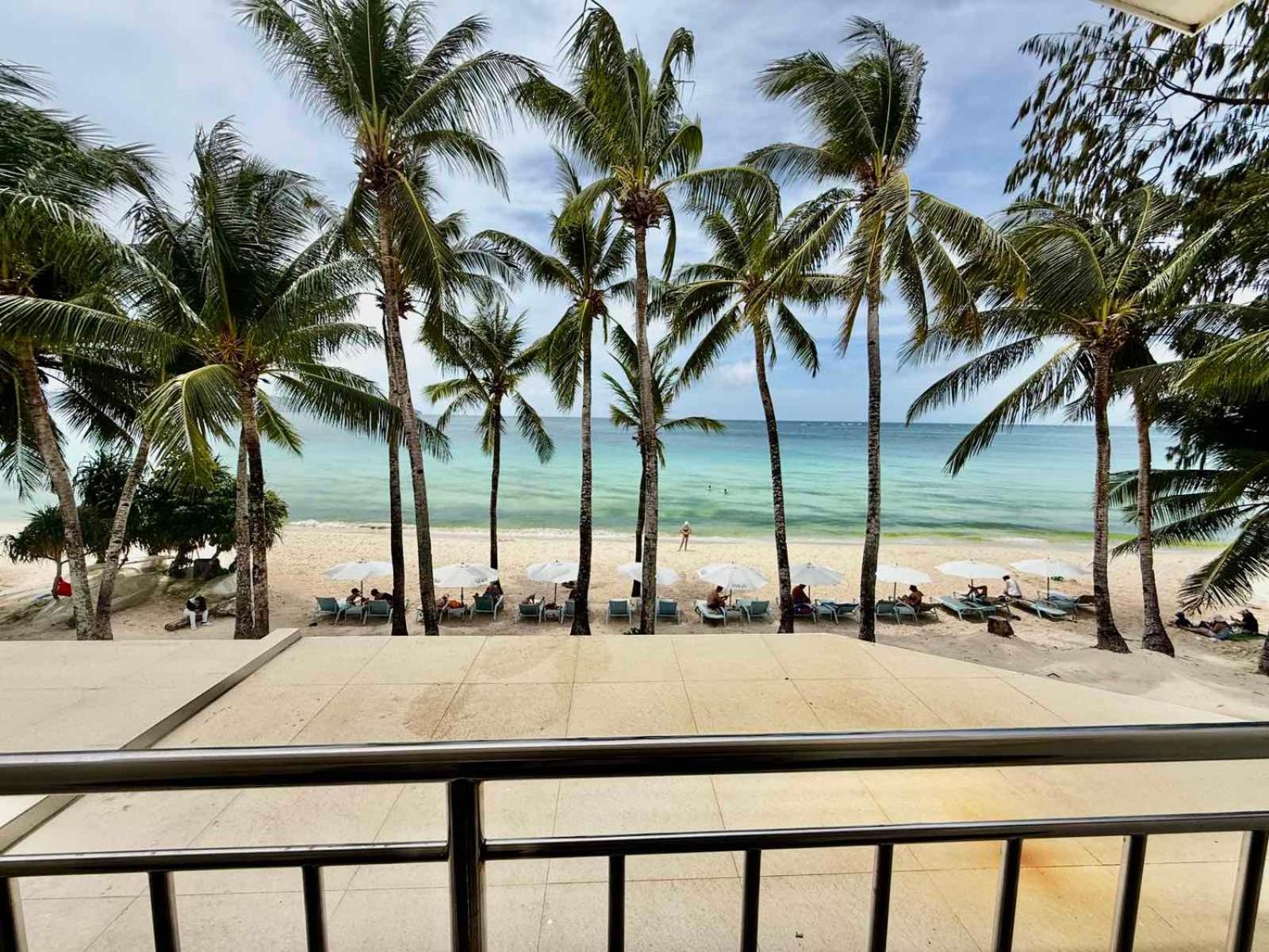 Calypso Beach And Dive Resort Manoc-Manoc Экстерьер фото